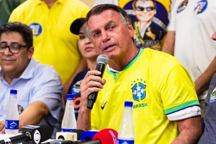 Bolsonaro reúne PL e defende aliança com o centrão mirando 2026