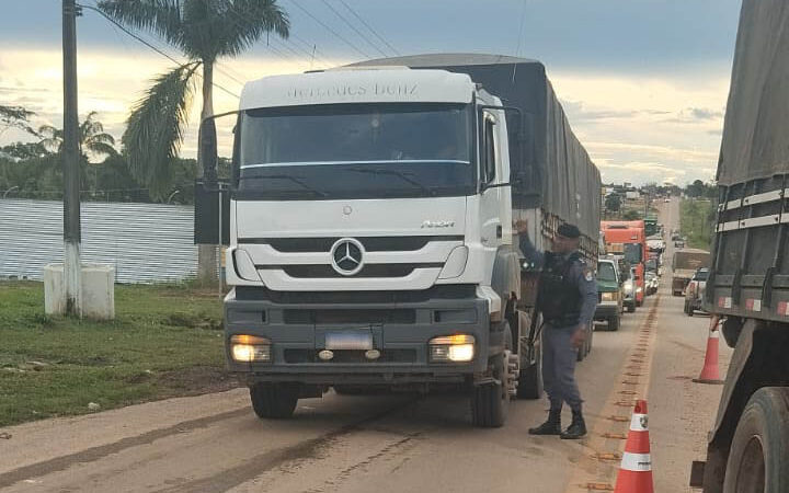 Alta Floresta: etapa da operação “Tolerância Zero” aborda motoristas na MT-208