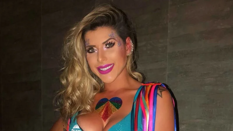 Ana Paula Minerato faz tratamento para retirar hidrogel do bumbum