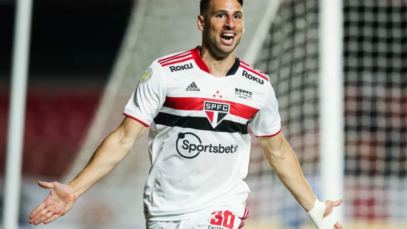 São Paulo goleia Mirassol em noite de quebra de jejum de Calleri