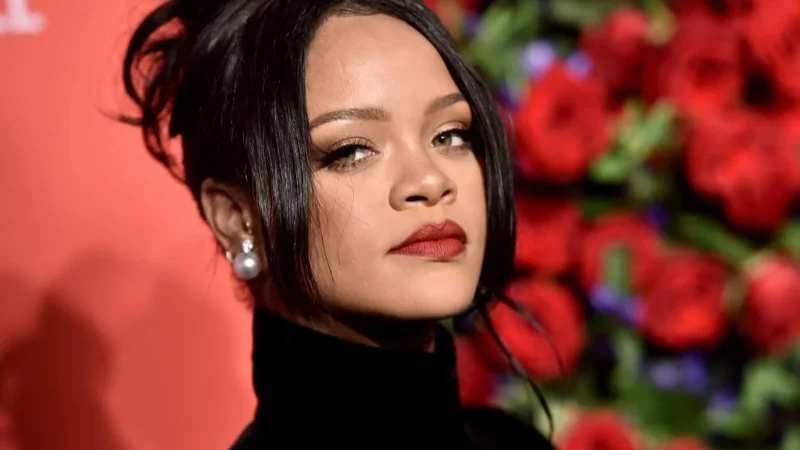 Rihanna completa 37 anos; relembre seus looks mais icônicos