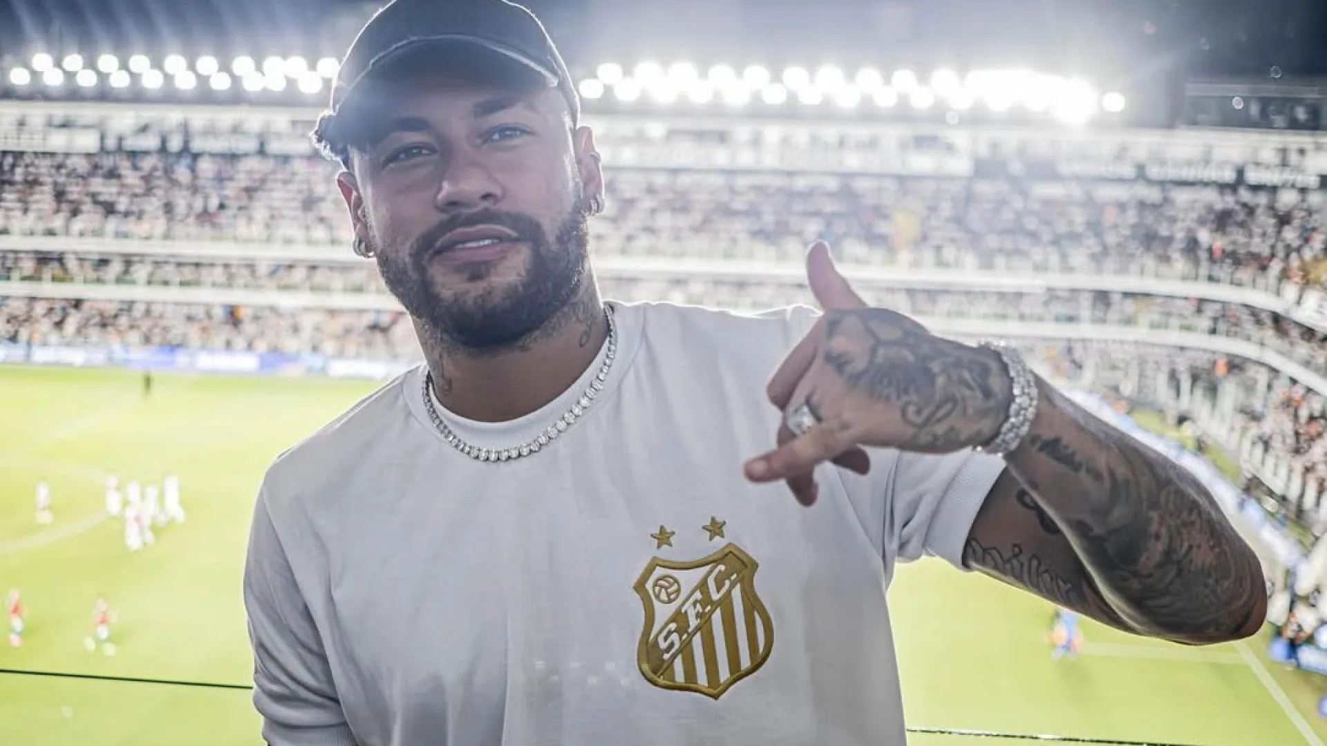 Neymar contagia fãs e tem a missão de fazer o Santos ‘ser feliz de novo’