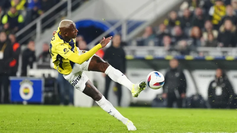 Talisca após estreia sob a tutela de José Mourinho: “A história começou”