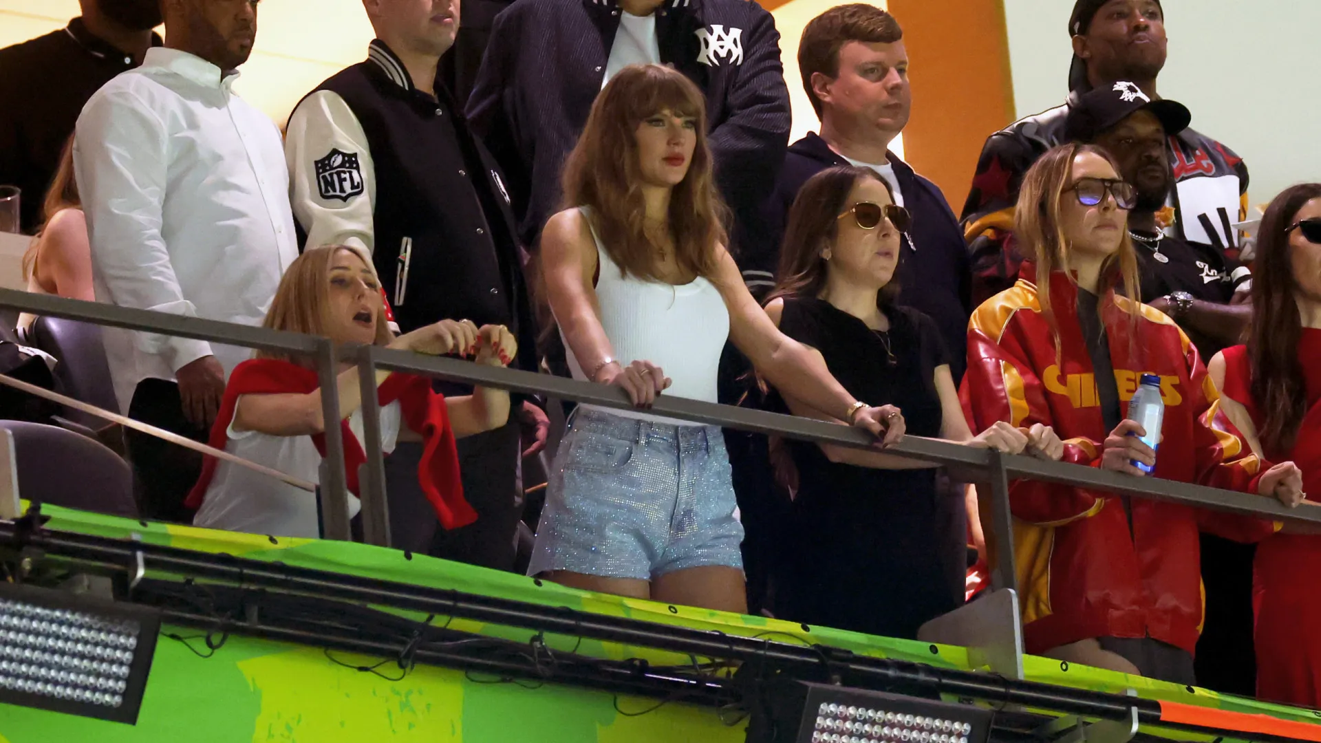 Taylor Swift é vaiada no Super Bowl e recebe deboche de Donald Trump