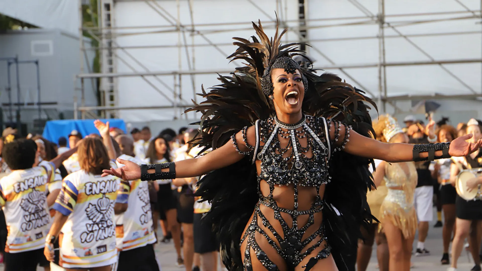 Estrela do Carnaval, Ivi Mesquita se prepara para temporada de desfiles