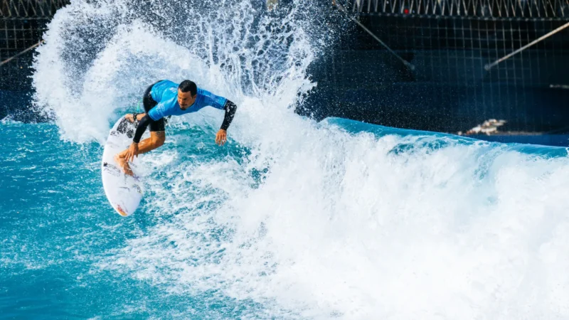 Italo Ferreira domina e vai à 1ª final da piscina de ondas de Abu Dhabi