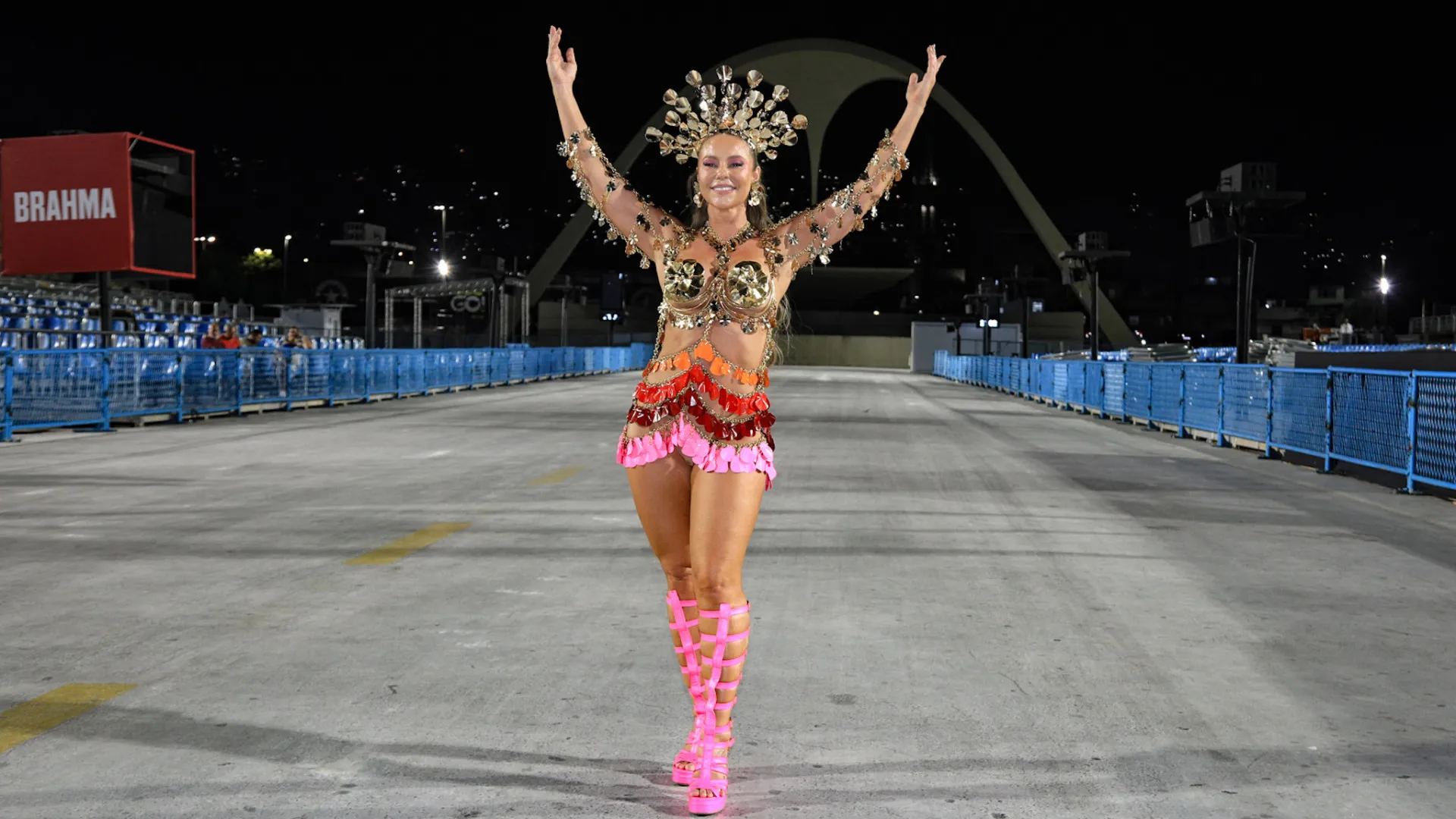 Paolla Oliveira anuncia despedida como rainha de bateria do Carnaval 2025