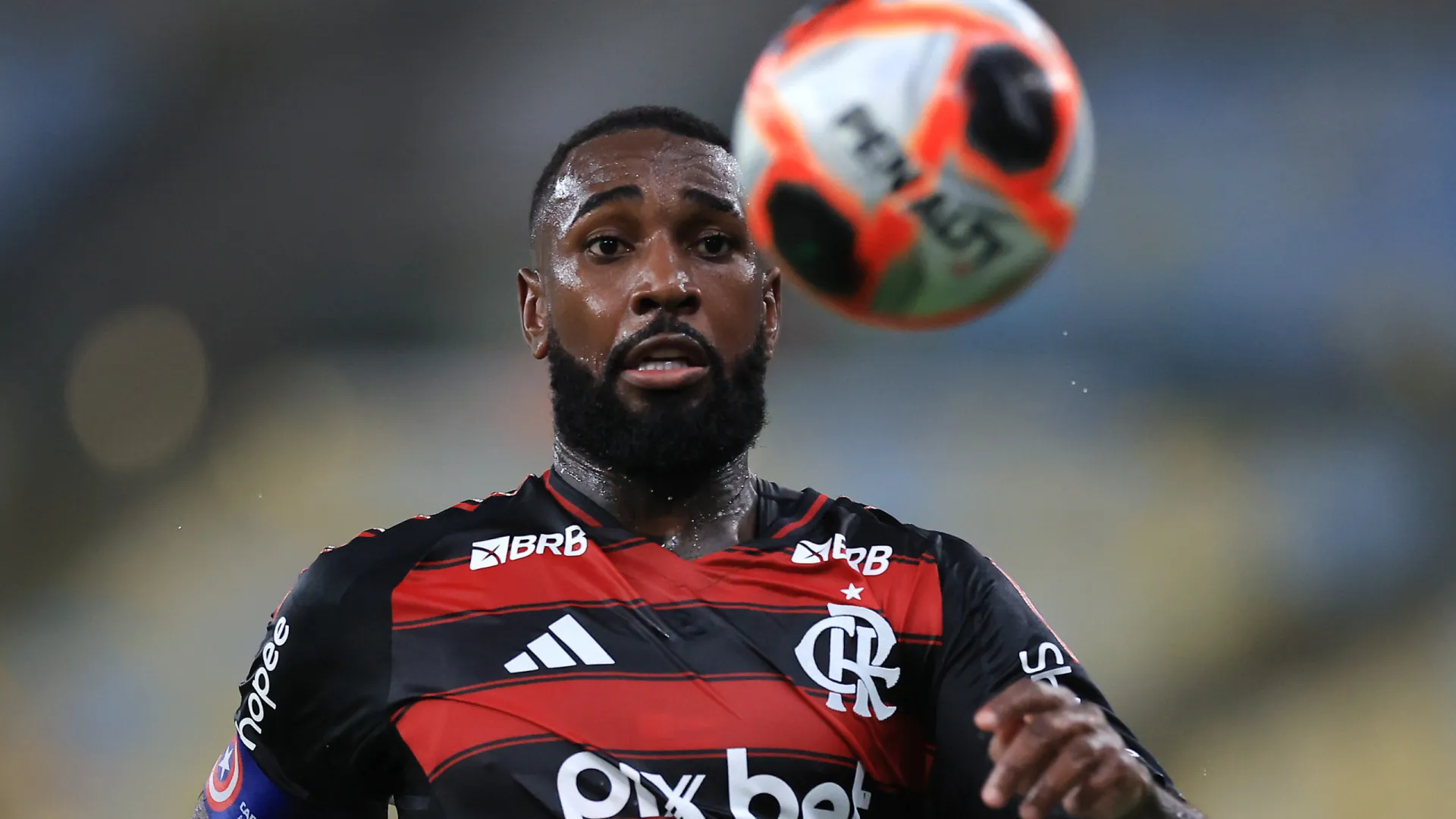 Flamengo endurece postura sobre saída de jogadores e projeta renovações