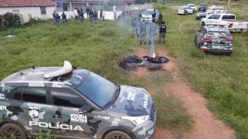 Polícia Militar impede invasão de terras em zona rural de Poxoréu; oito pessoas são presas