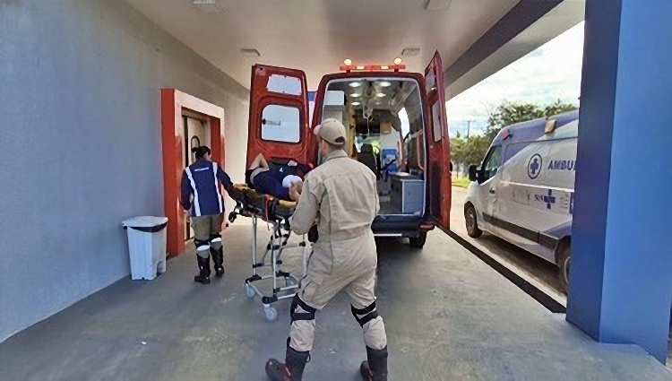 Jovem suspeito de assalto é baleado após apontar arma para policiais em Sinop