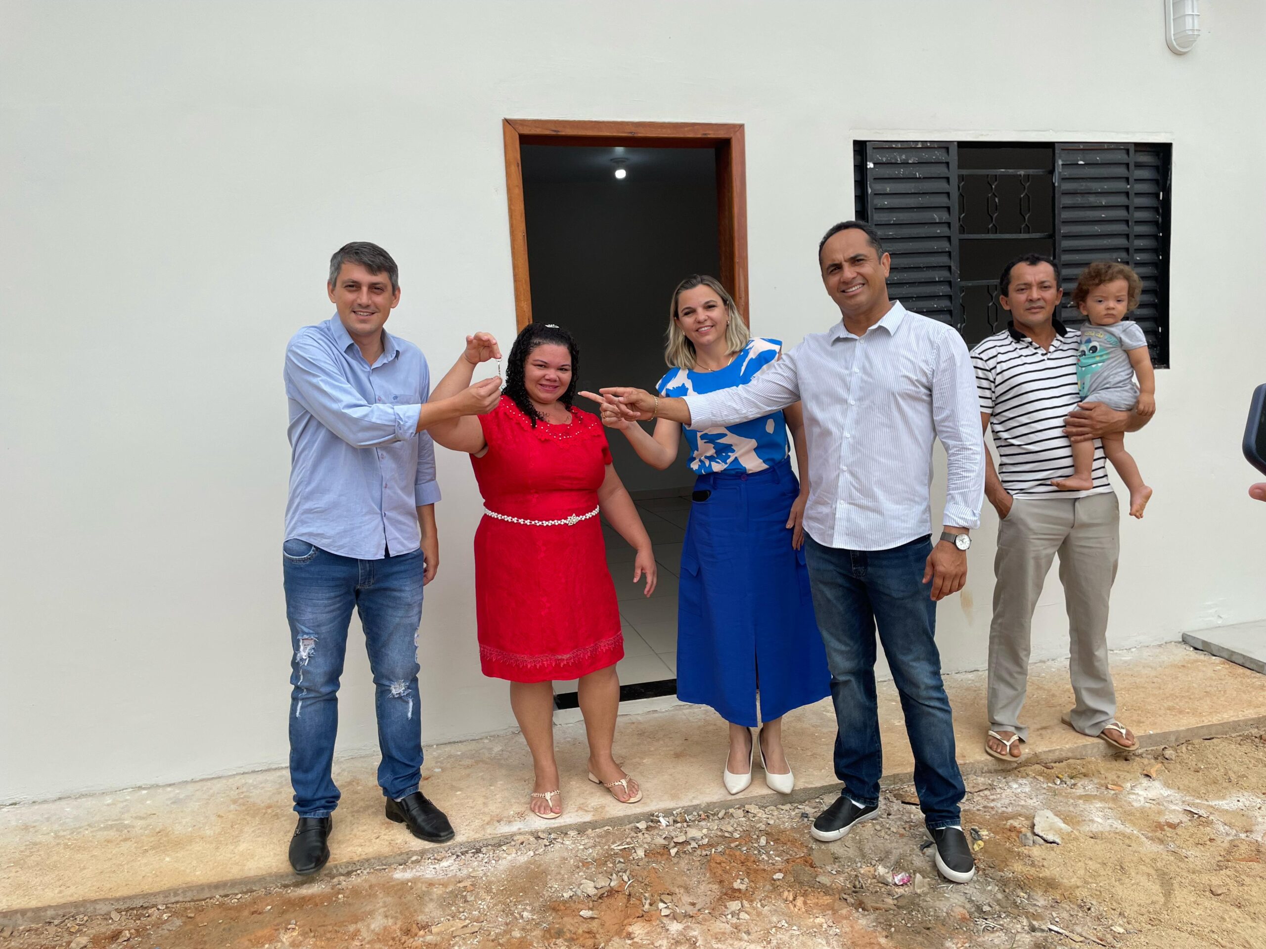 Prefeitura de Matupá entrega moradia a família beneficiada pela Regularização Fundiária