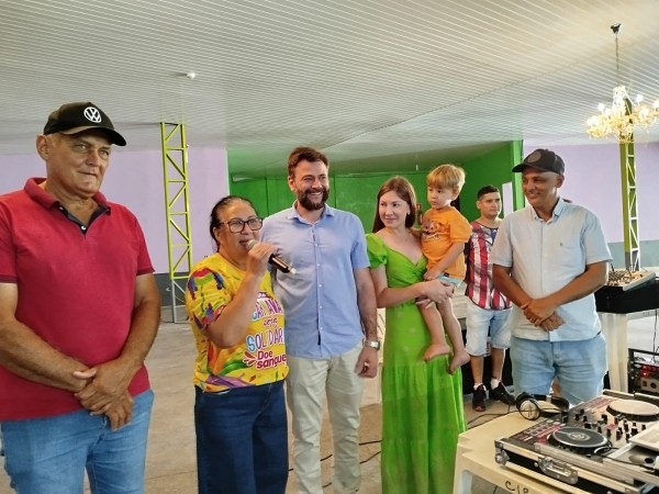 Prefeito participa de evento no Clube da Terceira Idade e reafirma parceria