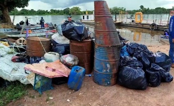 Prefeitura de Carlinda realiza ação de limpeza no Rio Teles Pires