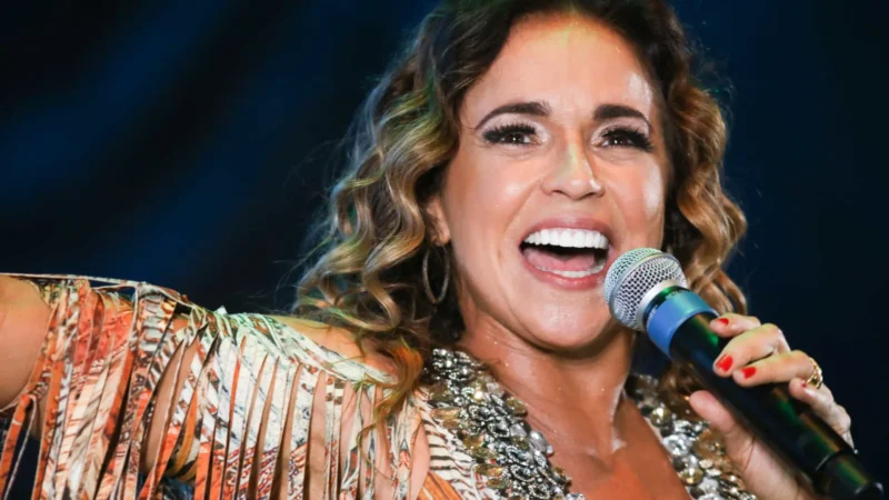 Daniela Mercury volta a criticar Tony Salles em trio: ‘Atrasou de novo’