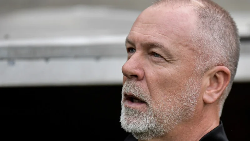 Fluminense demite Mano Menezes logo na 1ª rodada do Brasileiro; Marcão assume interinamente