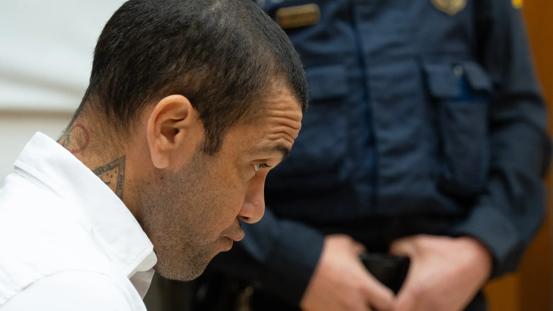 Daniel Alves enfrenta nova disputa judicial com ex-clube Pumas no TAS