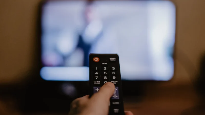 Jogador rouba televisão em protesto contra rebaixamento da equipe