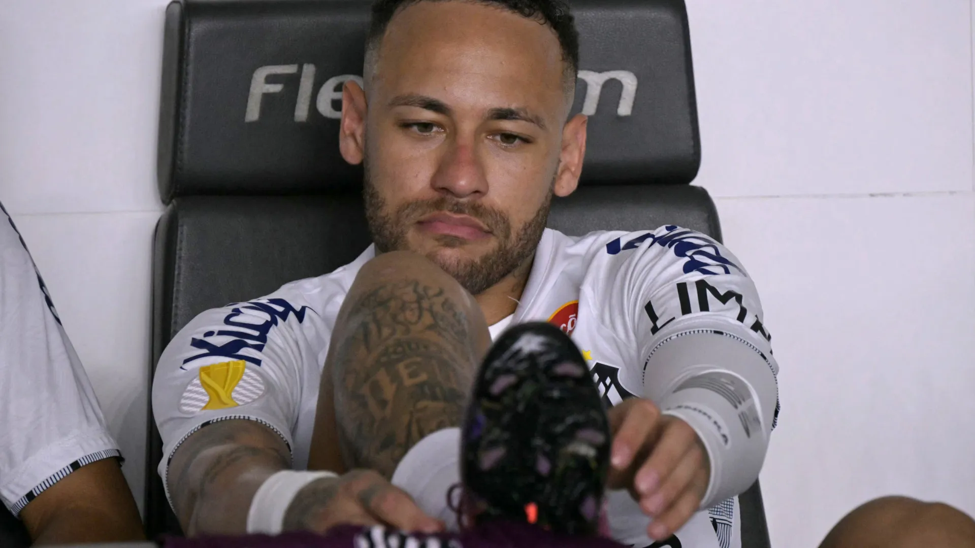 Neymar inicia transição após lesão e deve enfrentar o Vasco