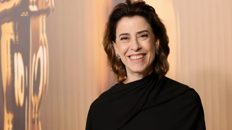 Fernanda Torres recusa convite para participar de desfile das escolas campeãs na Sapucaí