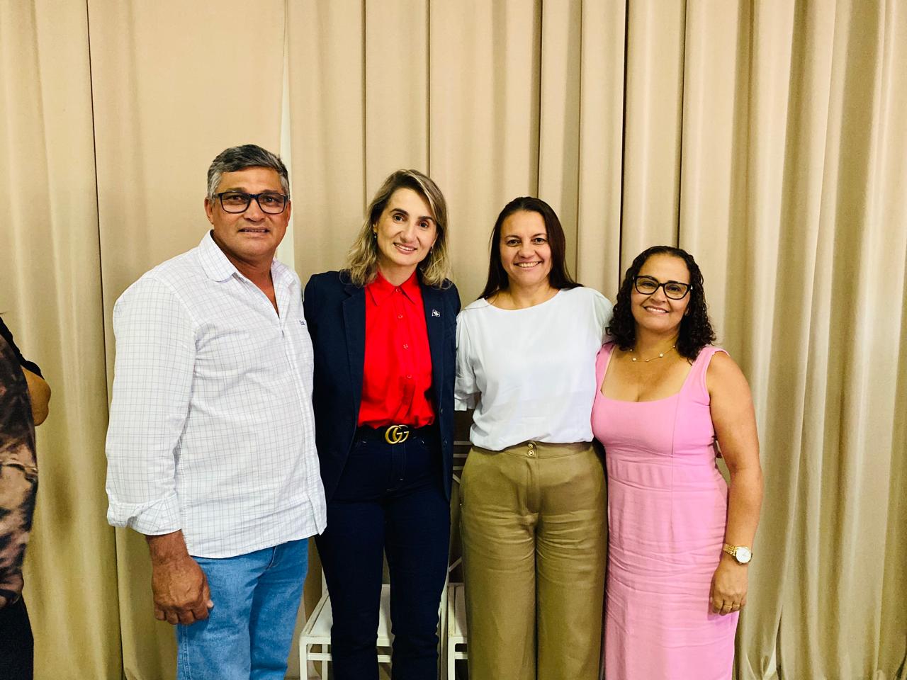 Primeira-dama Elena, acompanhada do vice-prefeito Adailton, participou em Cuiabá da reunião ordinária da comissão intergestores bipartite do sistema único de assistências social