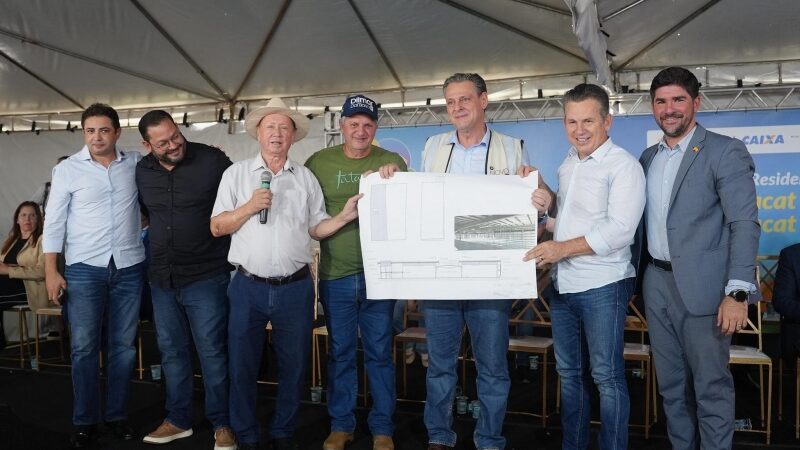 Prefeito entrega a ministro projeto de construção de mercado municipal; investimento é de R$ 9 milhões