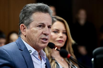 Governador quer que políticos sejam reeleitos apenas uma vez