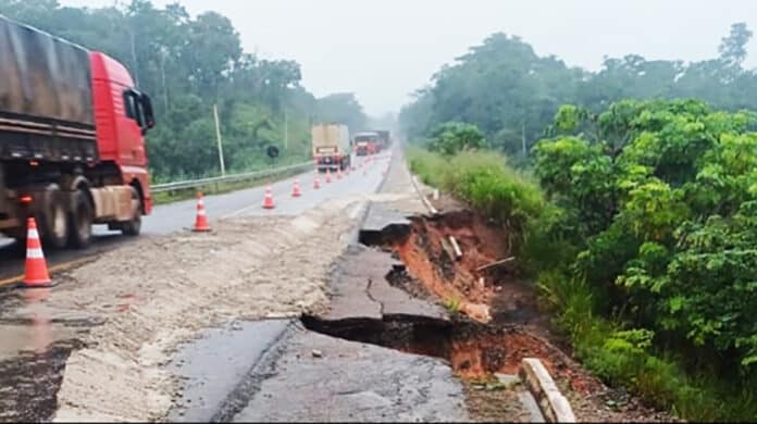 DNIT diz que não há prazo para liberar rodovia em Mato Grosso e divulga rotas alternativas
