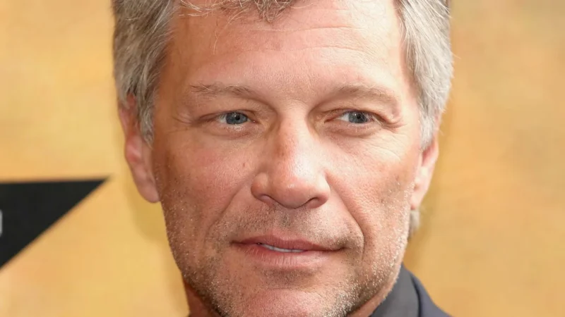 Prefeito de cidade em Nova Jersey critica Jon Bon Jovi por doação de comida a moradores de rua