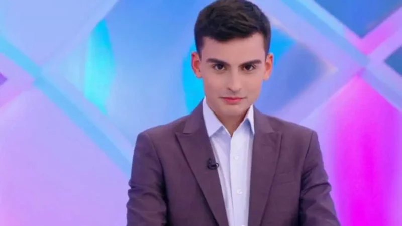 Dudu Camargo vira réu por importunação sexual contra Simony durante transmissão ao vivo