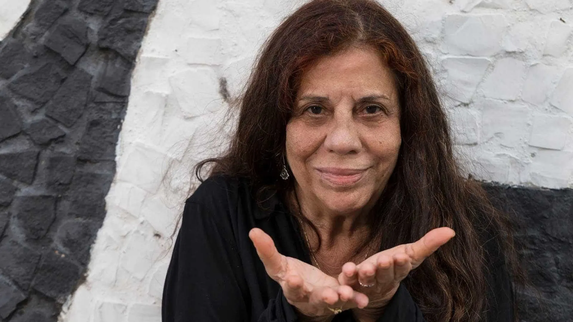 Maria Gladys nega desaparecimento e diz não saber de ajuda da neta