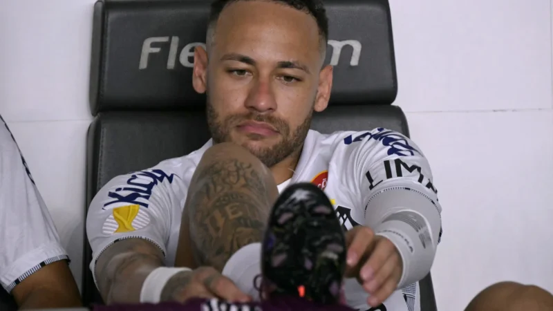 Lesão pode fazer Neymar jogar apenas mais duas partidas pelo Santos