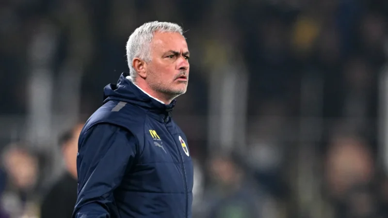 Mourinho é expulso na Turquia e pode pegar até 10 jogos de gancho