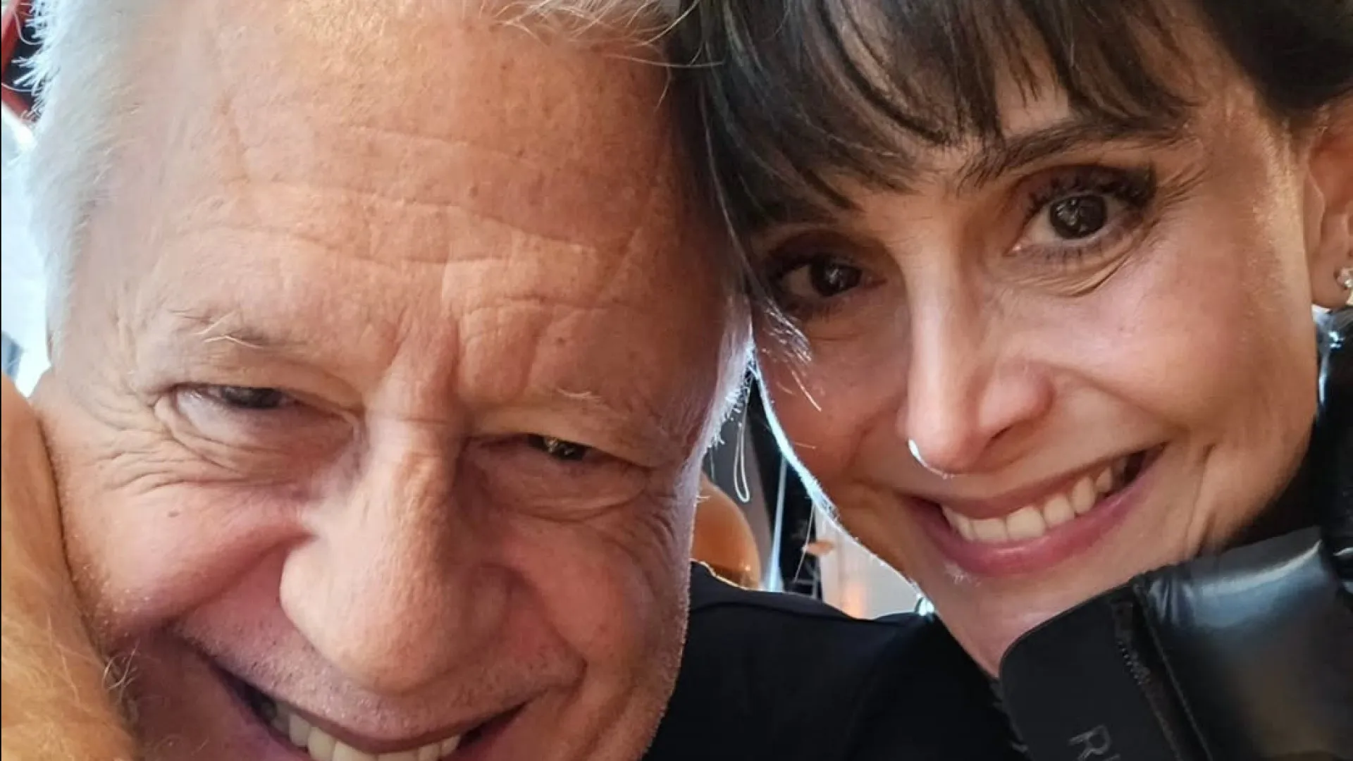 Antonio Fagundes recebe declaração de amor da mulher