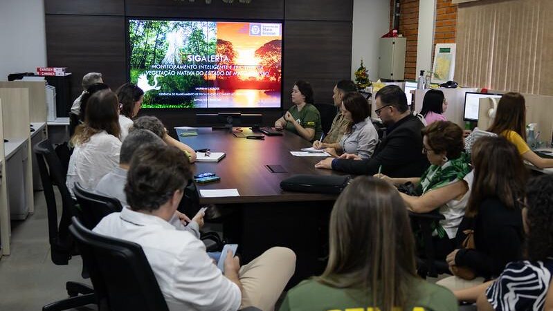 Integrante de delegação britânica destaca tecnologia utilizada para combate ao desmatamento ilegal em MT