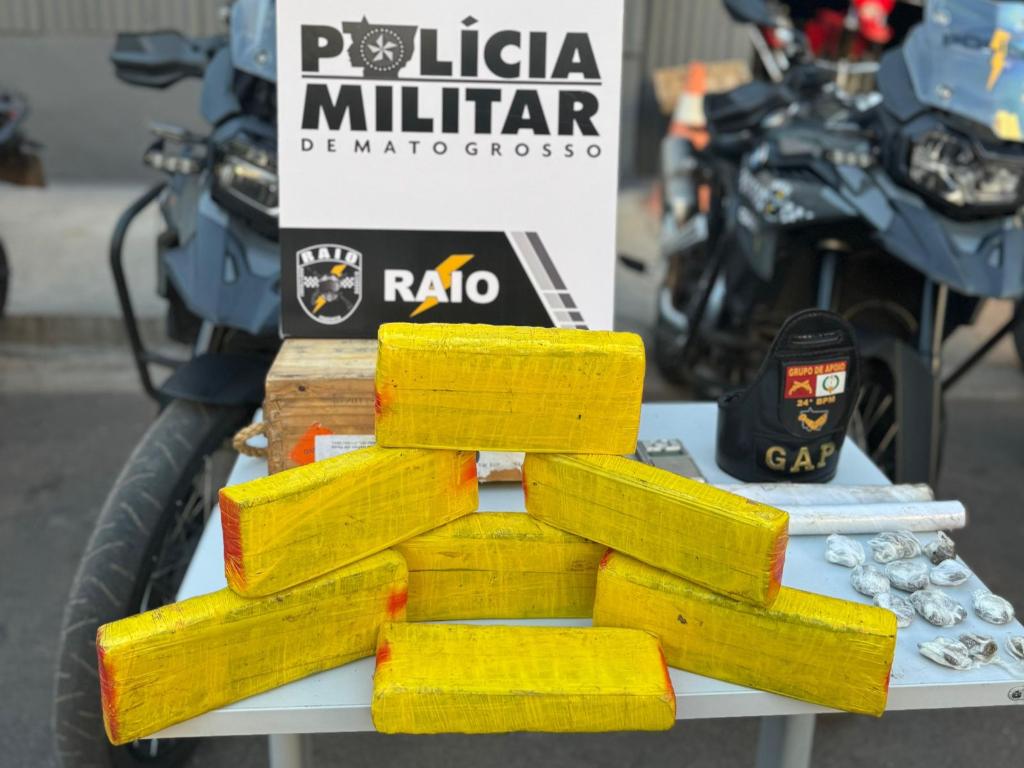 Polícia Militar apreende adolescente com sete tabletes e porções de maconha