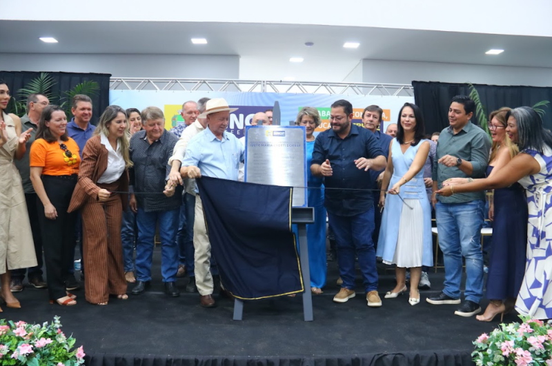 Prefeito Roberto Dorner inaugura Escola de Tempo Integral e destaca investimento na região dos vilas