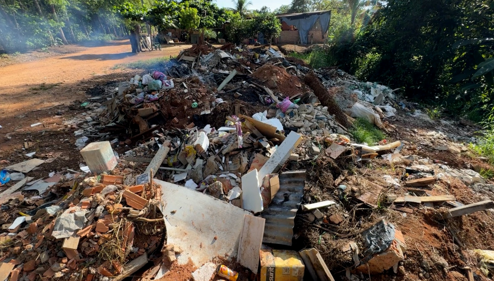 Prefeitura de Matupá alerta sobre descarte irregular de lixo na linha da Rodoviária