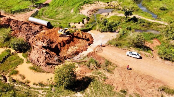 Prefeitura de Colíder realiza substituição de ponte na comunidade Léo Baiano