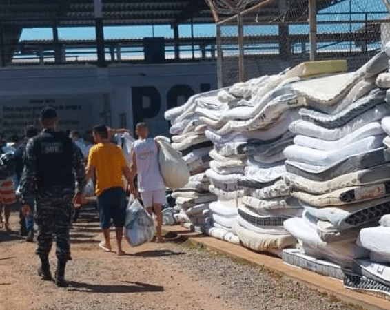 Polícia Penal promove revista e limpeza em penitenciária de Mato Grosso; 20 celulares apreendidos