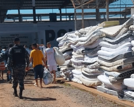 Polícia Penal promove revista e limpeza em penitenciária de Mato Grosso; 20 celulares apreendidos