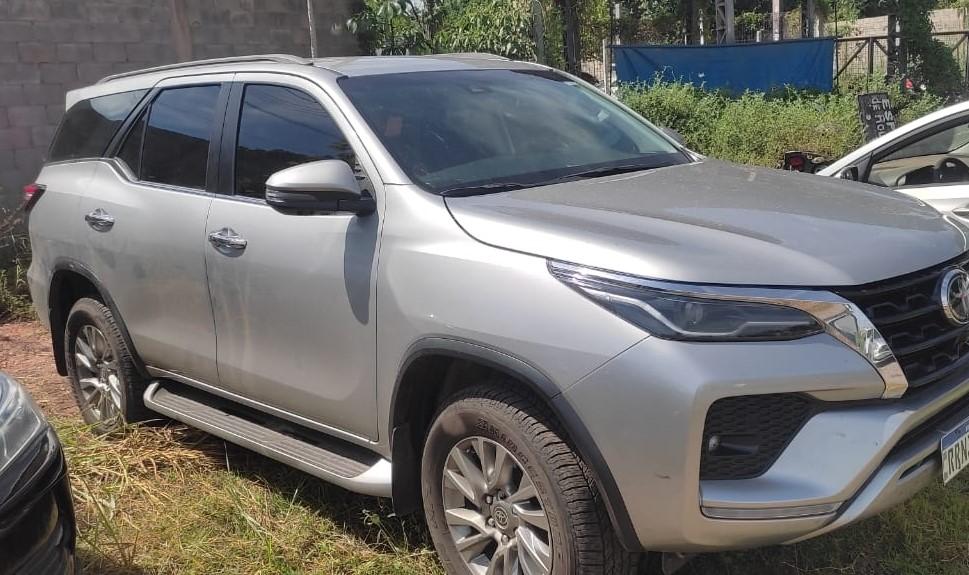 Polícia Civil prende suspeitos de empresa que vendia veículos clonados como regulares em Cuiabá