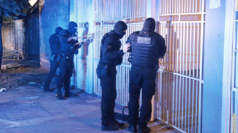 Operação Codinome Fantasma prende 37 pessoas, apreende drogas, armas e bloqueia contas vinculadas à facção
