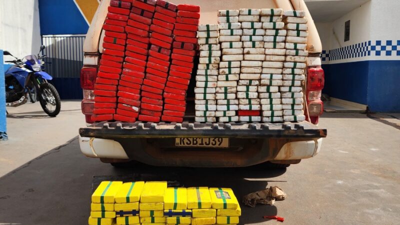 Forças de segurança apreendem 227 tabletes de cocaína e causam prejuízo de R$ 8 milhões às facções criminosas