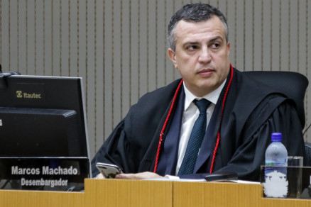 Desembargador afirma ao TSE que está elegível para presidência
