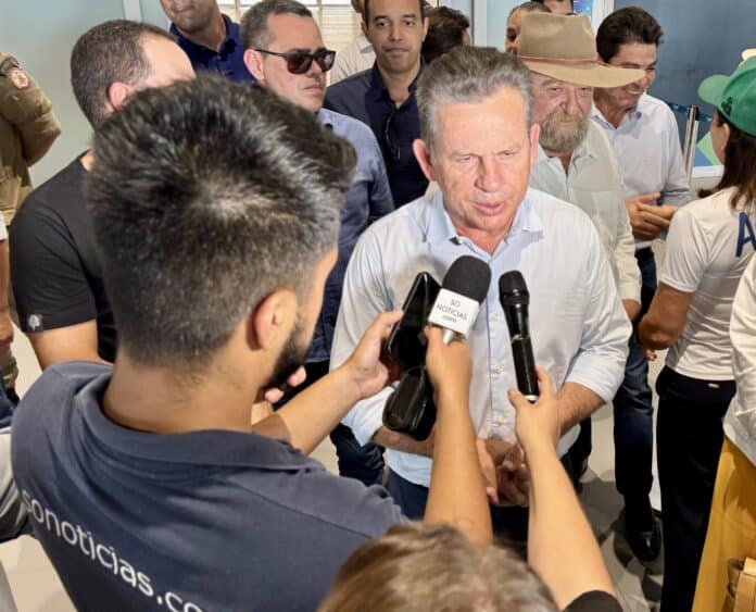 Mauro assina 3ª em Sinop R$ 14 milhões para equipamentos do hospital municipal