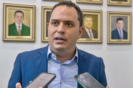 Deputado crê que federação não trará conflito entre Janaina e Pivetta