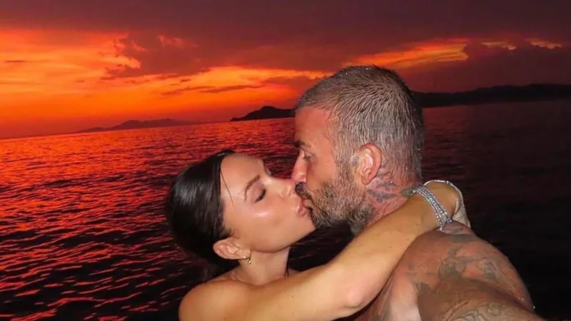 Em dia de aniversário, Victoria Beckham se declara ao marido: “Te amo”