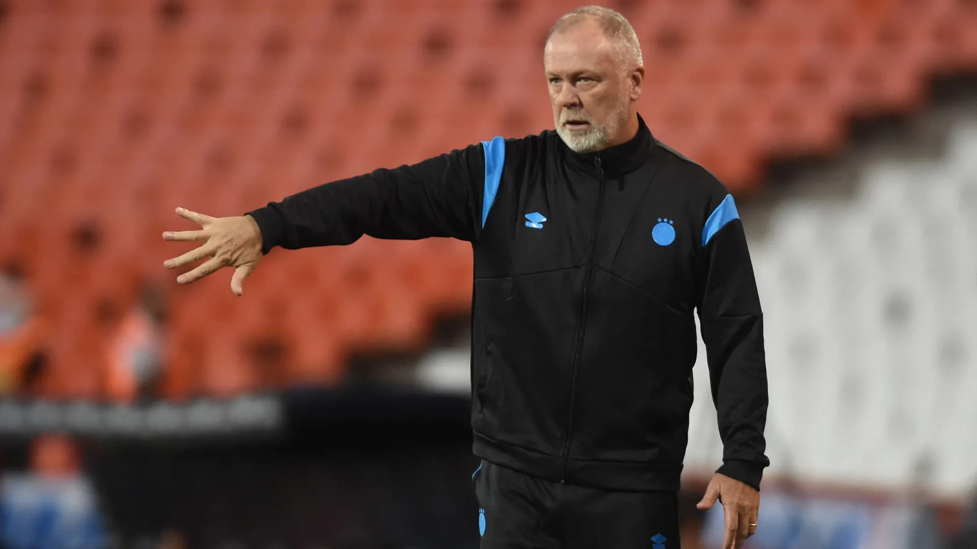 Grêmio toma virada no fim e perde para CSA em 3° jogo sem vitória de Mano