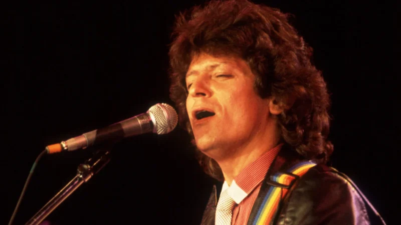 Morre Johnny Rodriguez, estrela da música country, aos 73 anos