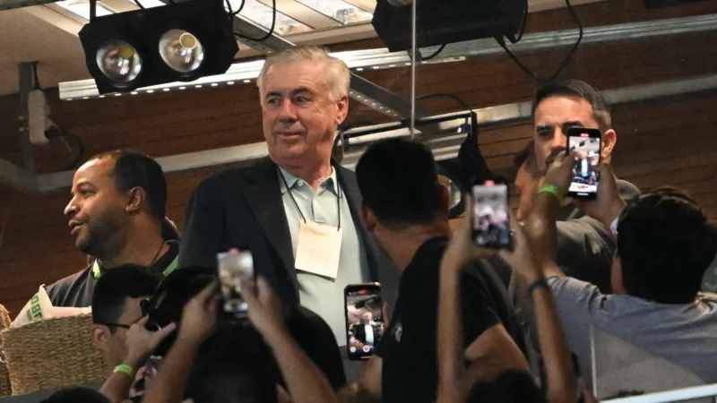 Ancelotti ganha presentes nos estádios e vê gols de quem não foi convocado